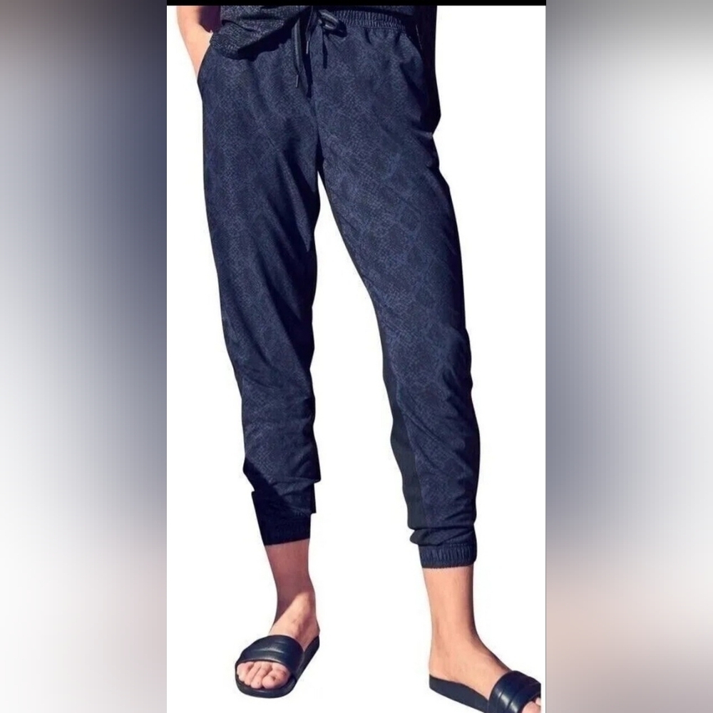 Athleta Snakeskin Brooklyn Ankle Joggers 6